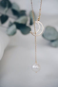 Moon pearl chain necklace