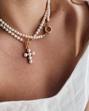 Cross toggle pearl necklace