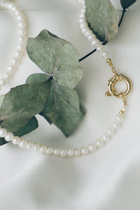 Summer toggle pearl necklace