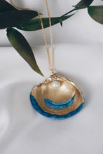 Blue feather seashell necklace