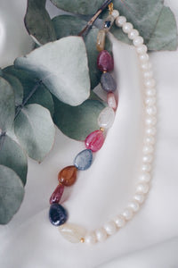Half agate pearl necklace